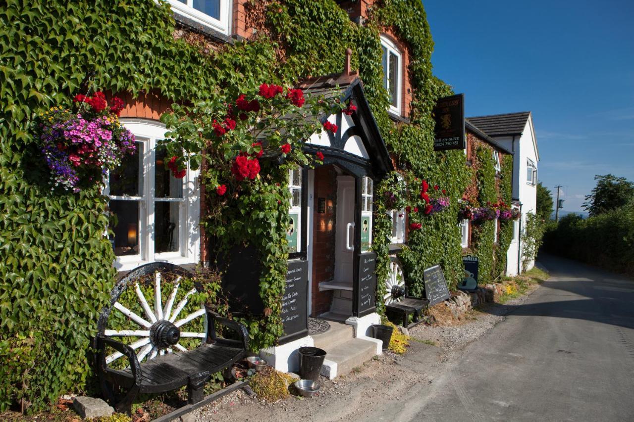 The Golden Lion Inn Denbigh Exteriér fotografie